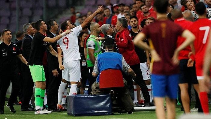 Cenk Tosun Taraftarlarla Tartıştı! Türkiye - Tunus Arasında Oynanan Özel Maça Olaylar Damga Vurdu