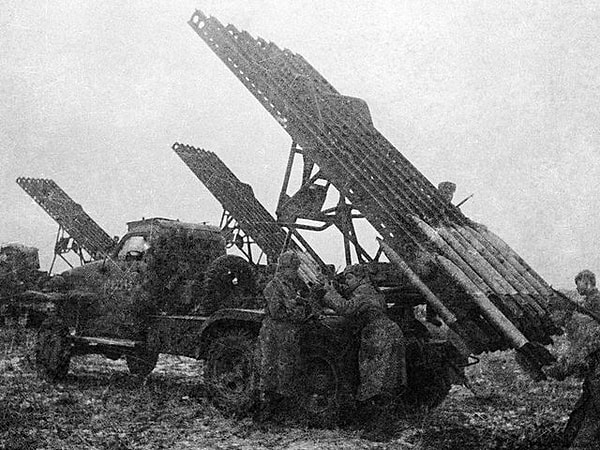 7. Как называли советскую боевую машину реактивной артиллерии БМ-13?