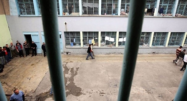 7 ilçede bulunan 19 cezaevinde 62 sandık kurulacak. Bu sandıklarda; tutuklu ve taksirli suçlardan hükümlü toplam 9 bin 320 cezaevi seçmeni tercihte bulunacak.