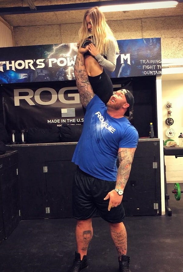 10. Сам актер говорит, что еще нигде не встречал такого количества смелых людей, как в интернете.