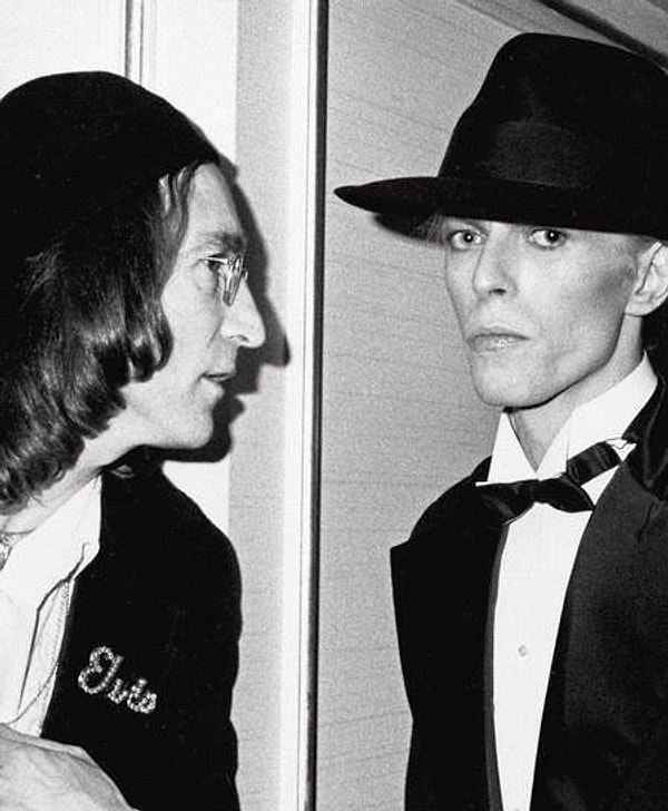 14. John Lennon ve David Bowie Grammy Ödüllerinde, 1975...