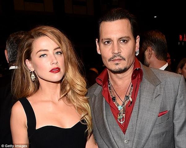 2016 yılında ayrıldığı eski nişanlısı Amber Heard ile birlikte.