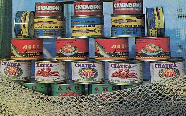2. Сколько стоили рыбные консервы - главный атрибут советского туриста?