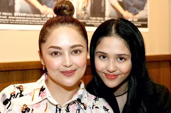 1. Начинаем! Кто из них мать?