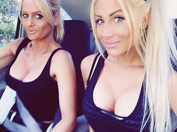 13. Права ли, что мать справа?