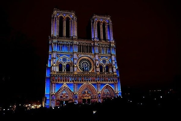 3. Как называется это потрясающее здание?