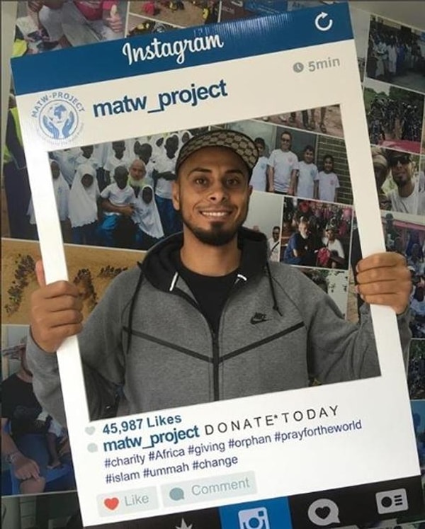 В его благотворительном проекте продолжают принимать участие люди из самых разных стран мира.