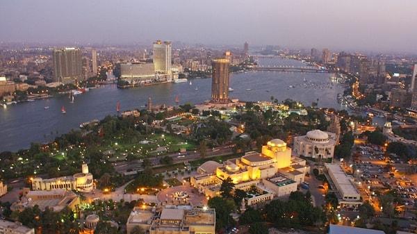 1. "Kahire güzel ama insanları çok kötü. Özellikle kadınsanız asla düşünmeyin bile."