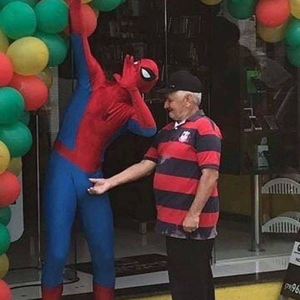 22. А дедок-то какой шалун! 😳