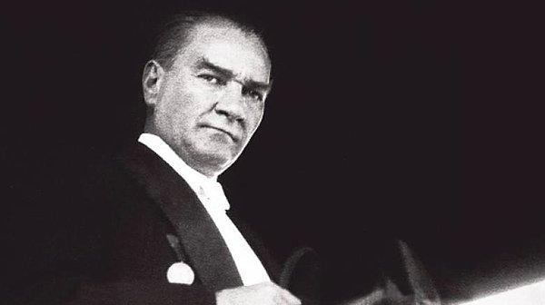 Senin sevgi dolu kalbinde benimle birlikte Mustafa Kemal’e de yer bulduğumuza seviniyorum. O, hayat ışığımız. Onun aydınlık yolundan bir an bile ayrılma.