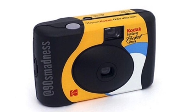 3. Современные дети никогда не поймут, каково это: наделать кучу фотографий, а потом ждать целую неделю, пока их проявят и напечатают.