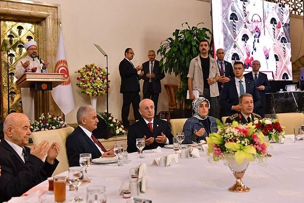 Dün akşam da Meclis Başkanı İsmail Kahraman tarafından bir iftar yemeği verildi.