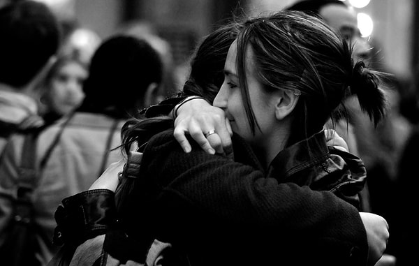 1. Объятия "как в последний раз"