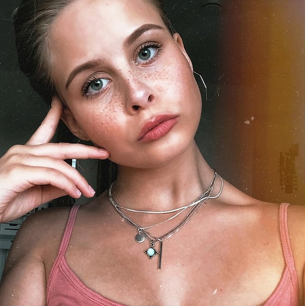 2. Эти веснушки настоящие или нарисованные?