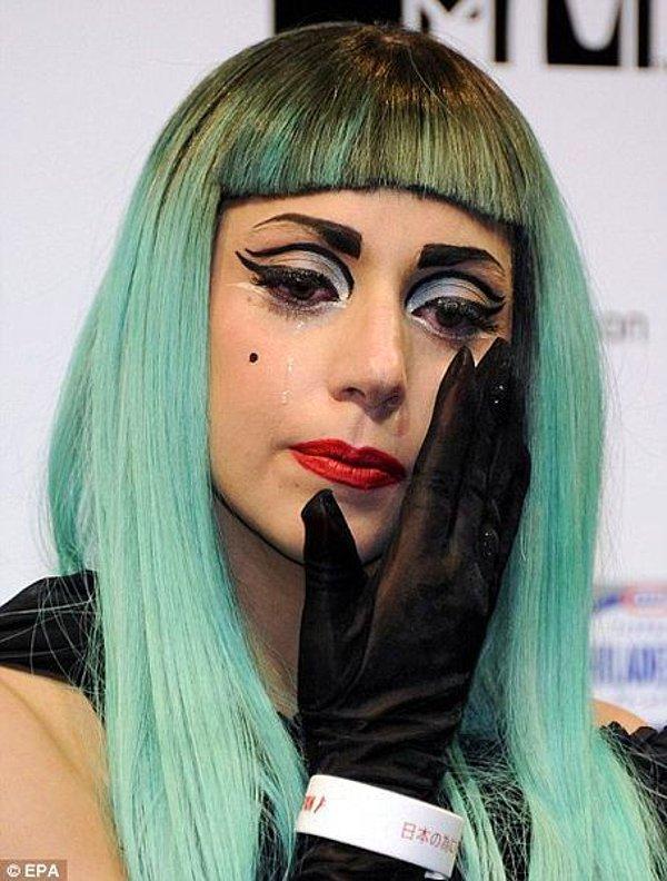 16. Ağlayan Lady Gaga.