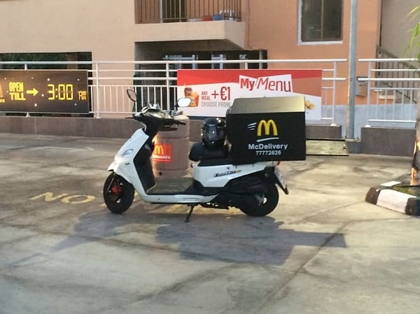 15. Макдональдс, который организовывает доставку!