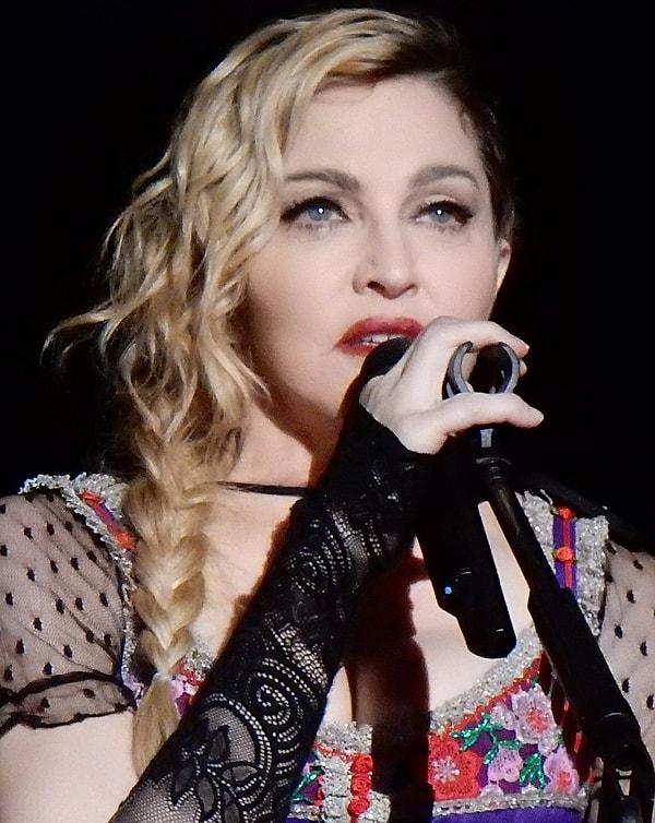 8. Madonna, 800 milyon dolar