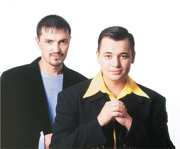 4. "Любишь ты Алешку больше чем меня..."