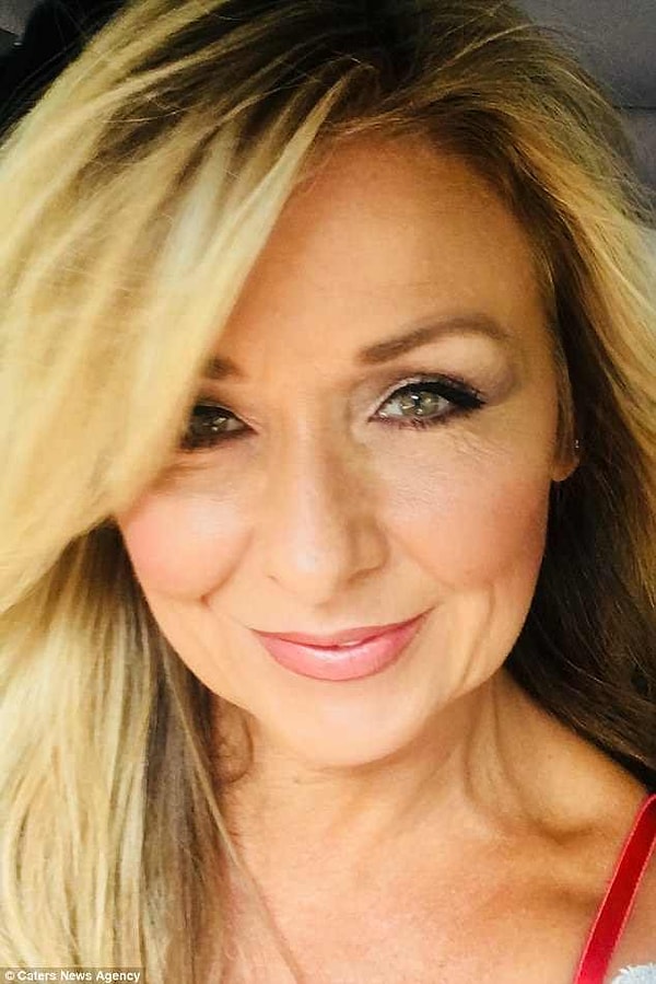 50-летняя Тереза Линч, уборщица одного из австралийскийх отелей, на протяжении 25 лет не убирала косметику с глаз. В результате женщина чуть не ослепла...