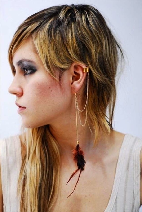 Некоторые вспоминают лето в детском лагере, где девочки друг другу стригли волосы :) :)