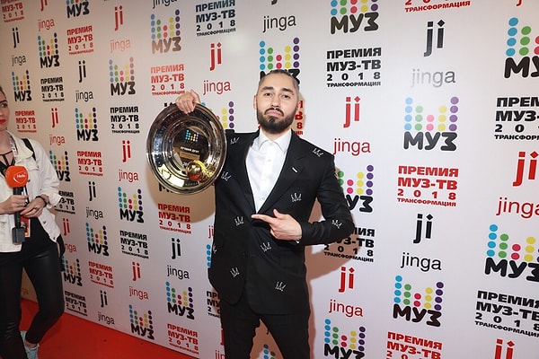 10. "Лучший дуэт" - Ани Лорак и Мот "Сопрано"