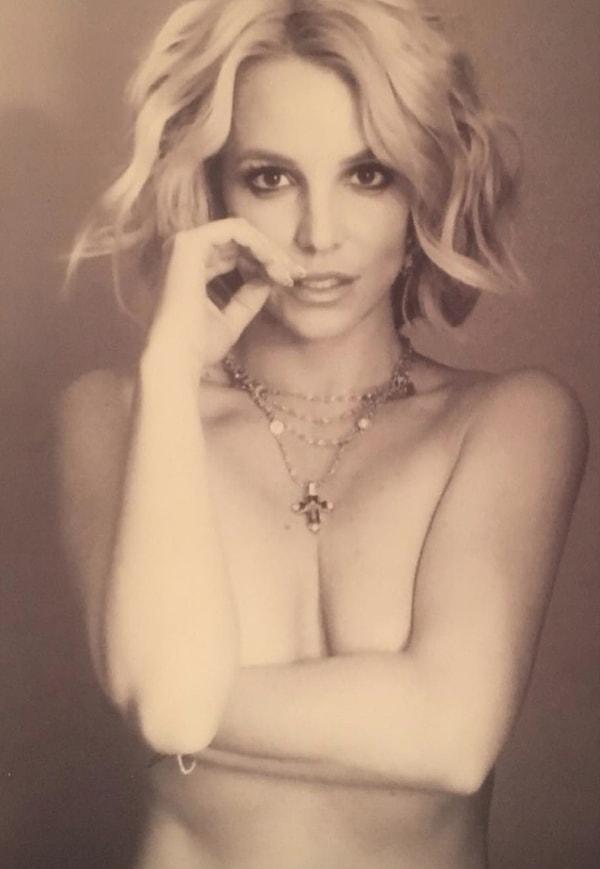 15. Britney Spears geçtiğimiz yıl paylaştığı bu poz ile gündemden düşmek istemediğini göstermişti.