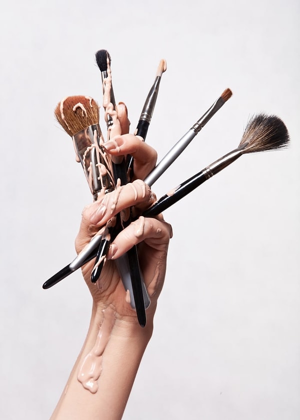 7. Как часто нужно мыть кисти для макияжа?