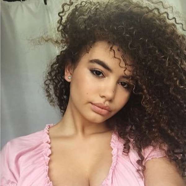 Сонни также упоминает ограниченное количество вариантов бикини и купальников, выпускаемых различными брендами.