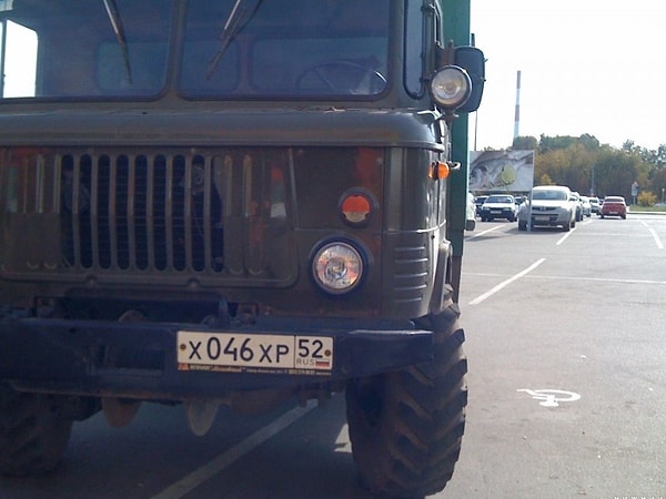 5. Интересно, как инвалид умудряется взобраться в такой грузовик?