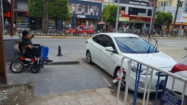 7. Этому парню придется долго ждать.