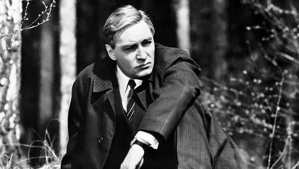 1. В каком году разворачивается действие фильма?