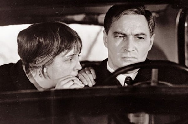 2. Как звали радистов Штирлица?