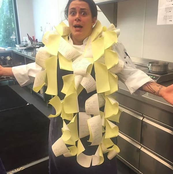 7. Мишура ужаса, сделанная из праздничных заказов голодных людей...