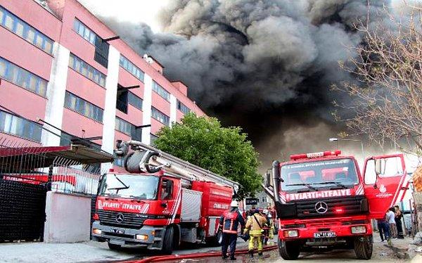 Olay yerinde bulunan DHA Muhabiri Alper Korkmaz, yangına ilişkin şu bilgileri verdi 👇