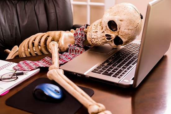 Artık Hurdaya Çıkma Eşiğindeki Bilgisayarınızın Tedaviye Cevap Vermediğinin 11 Kanıtı