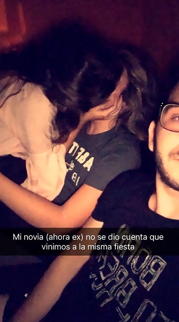 Buenos Aires'de yaşayan 20 yaşındaki Mariano, kız arkadaşı olmadan dışarı çıktığı akşamda onunla aynı partide olduklarını fark etmiş. Tek sorun şu ki, kız arkadaşı bir başkasıylaymış.