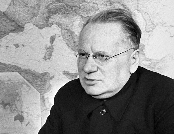 12. Лицо этого человека вам знакомо?