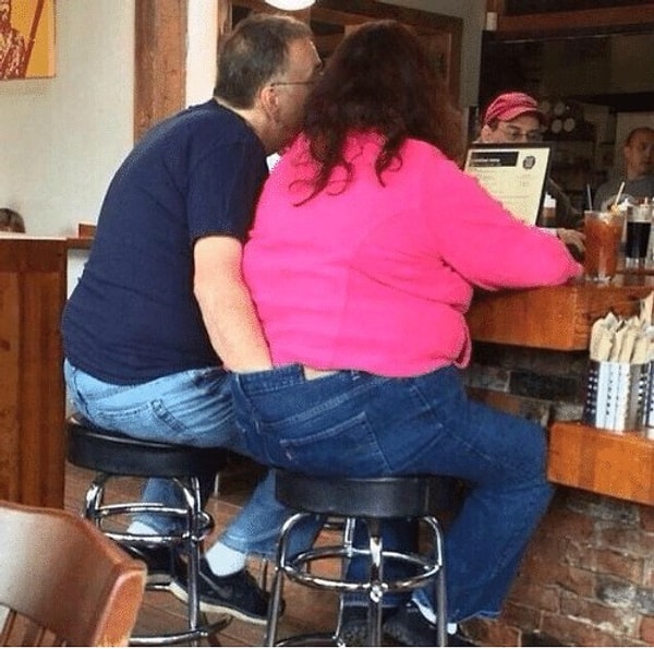 2. А что, просто за ручку подержаться нельзя было?