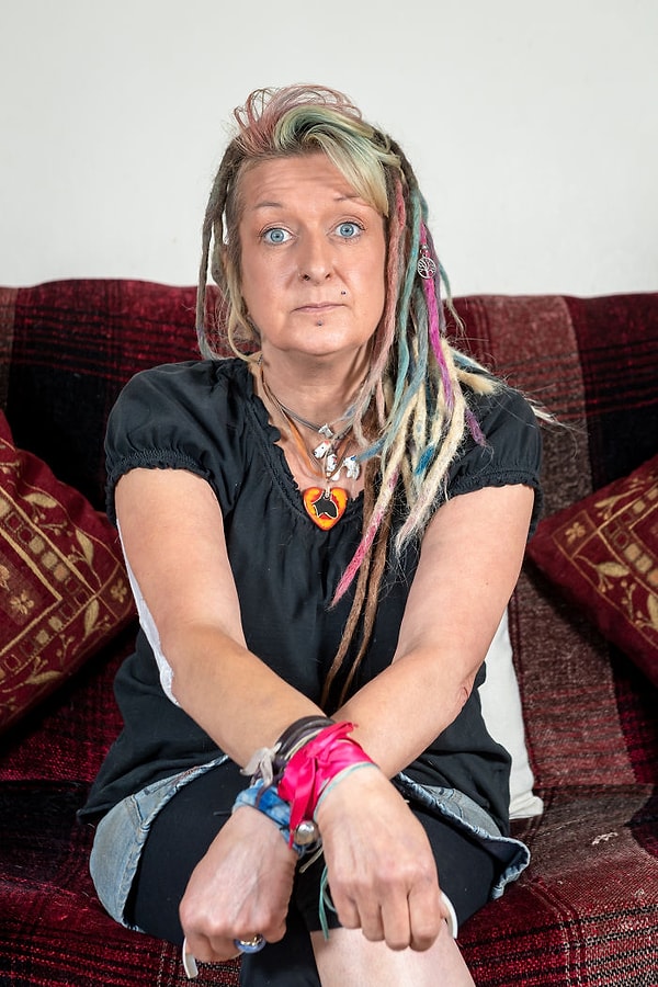 10. У нее проживают 30 собак, как минимум у 15 имеются разного рода физические проблемы.