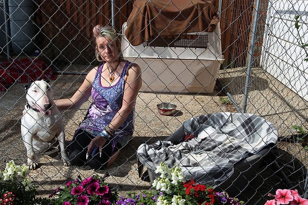 18. К сожалению, хозяин её дома попросил женщину найти себе жилище в другом месте, и на это он ей дал год времени.