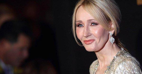 3. 2012 yılında J. K. Rowling, "Forbes" isimli iş dergisindeki listelerden çıkartıldı. Sebebi ise bağış amaçlı 160 milyon dolar harcaması.
