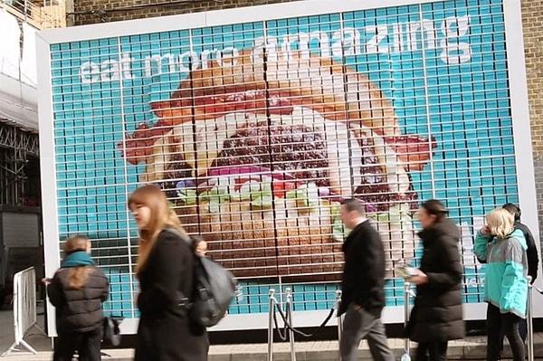 1. Herkesin ücretsiz alabileceği 2000 cheeseburgerden oluşan bir billboard.