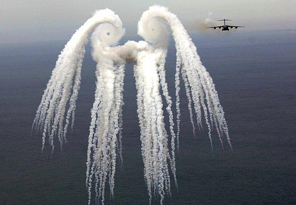 2. ABD Hava Kuvvetleri jeti tarafından yapılan görkemli bir bulut.