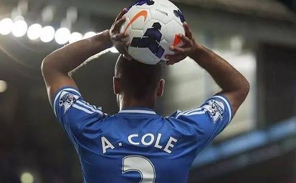 6. В каком случае назначается вбрасывание мяча?