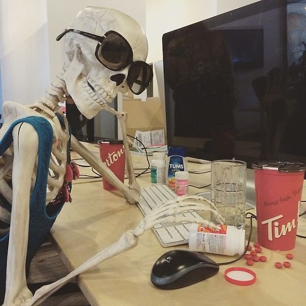 17. "Настроение: понедельник и похмелье!"