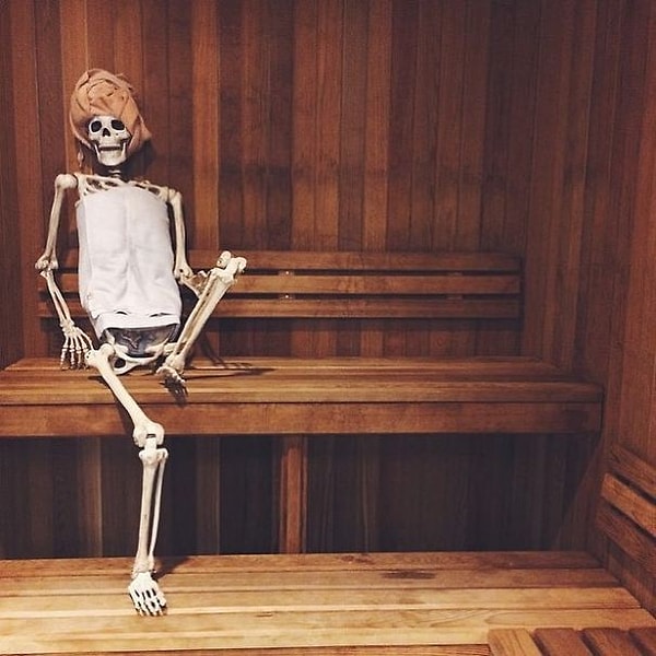 28. "Когда на улице холодает, самое время погреть косточки".