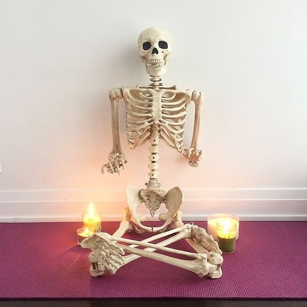 31. "Медитирую после долгого рабочего дня. Но не получается полностью отключить свой мозг: мысли о губах Кайли Дженнер не дают мне покоя!"