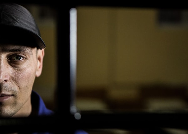 9. Дмитро Сучков осужден в 2002 году за серию ограблений, преднамеренные жестокие убийства, производство и хранение оружия. Он также возглавлял банду