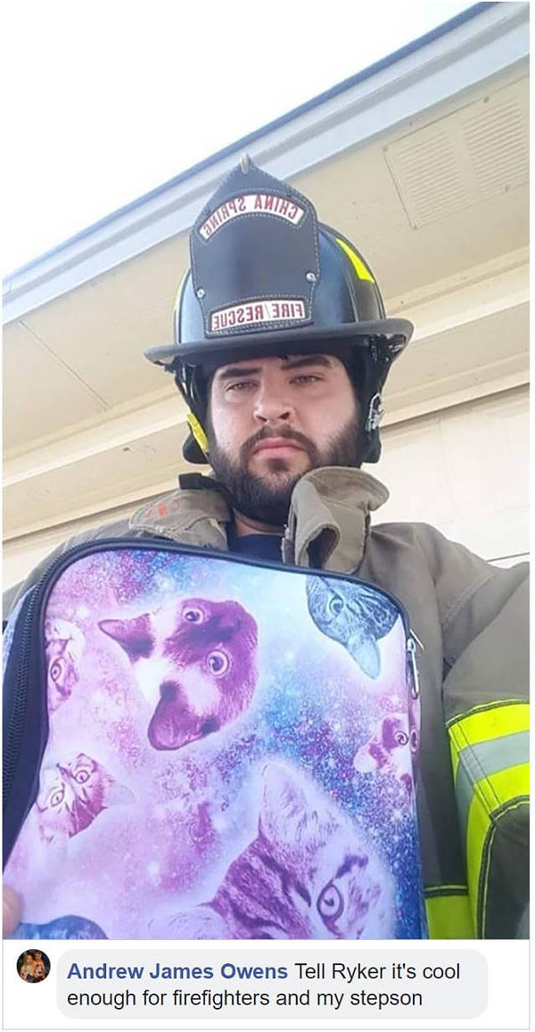 4. Людям настолько понравился пост Пендрагона на Facebook, что они купили себе такие же ланчбоксы, чтобы носить на работу. Запасы кончились на складе дважды