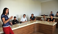 Bir Öğretmenden Hayat Dersi! Final Sınavında Öğrencilerine Değil, Kendine Sorular Soran Prof. Dr. Burcu Demirel